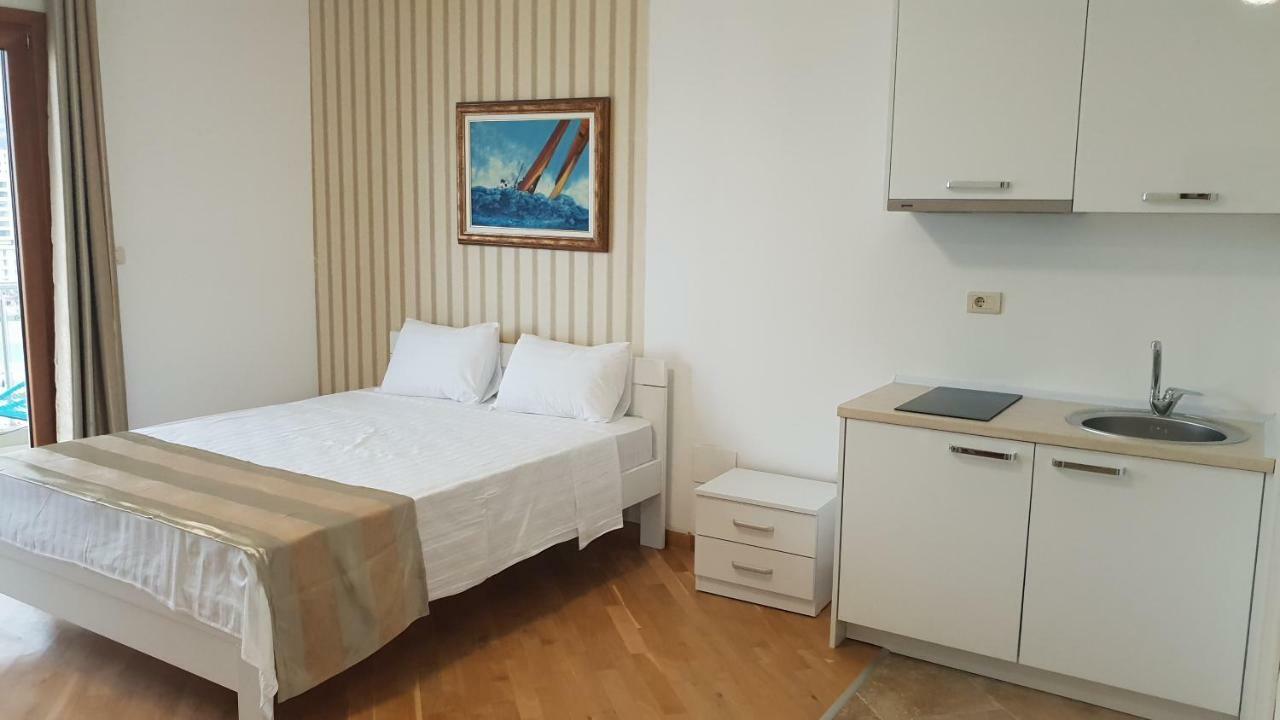 Apartmani Svetionik Budva Rom bilde